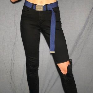 Cool+trendy UNIF belt💙